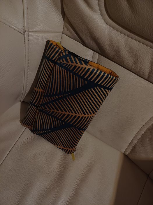 Nowy etui otulacz okładka na książkę uniwersalna handmade