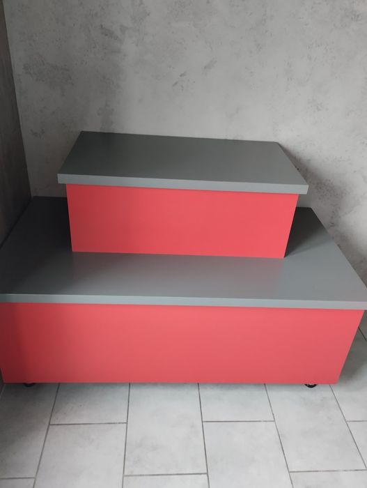 Стіл стелаж вітрина