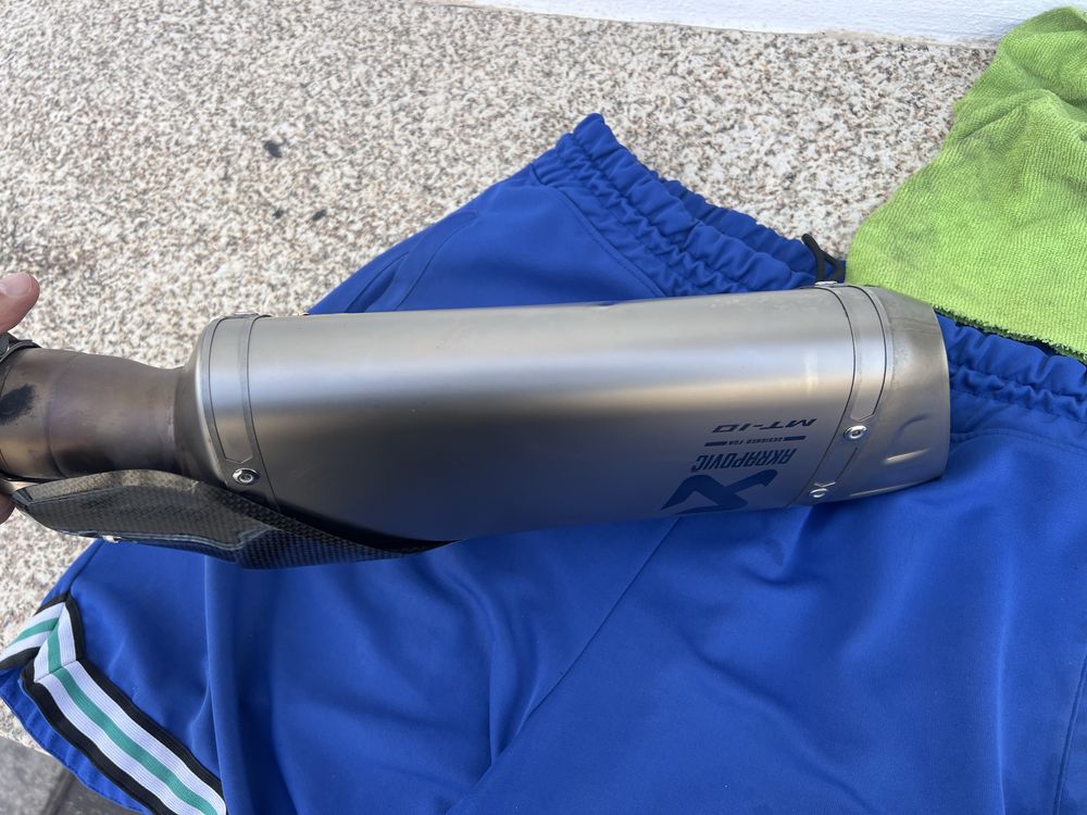 Ponteira Akrapovic Titanium MT-10/R1 gravada a laser para MT-10