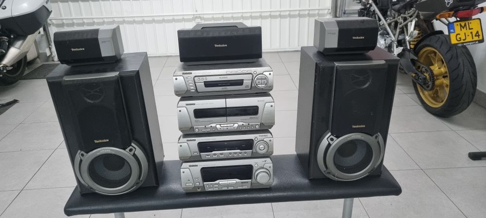 Aparelho de som com colunas