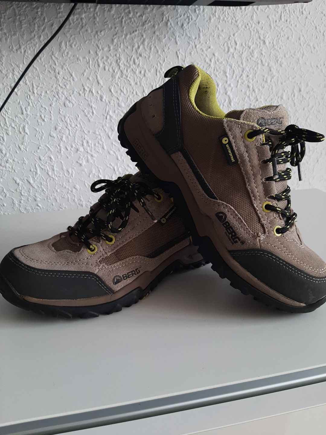 Ténis sapatos Berg tamanho 37