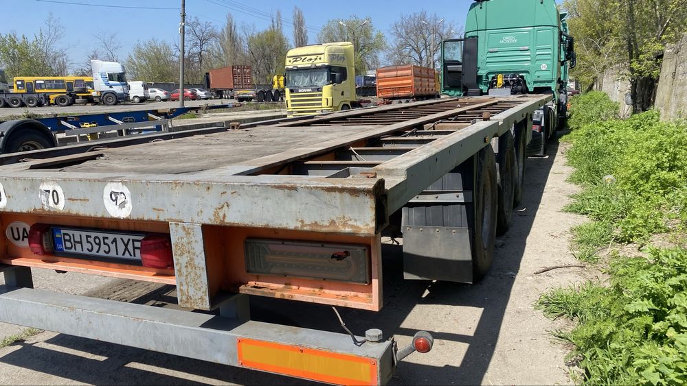 Напів причіп контейнеровоз