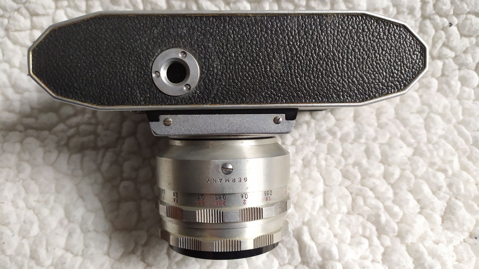 Pentacon F z obiektywem Tessar