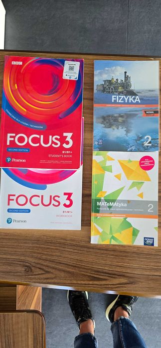 podręczniki do 2 klasy liceum ,technikum  11 książek