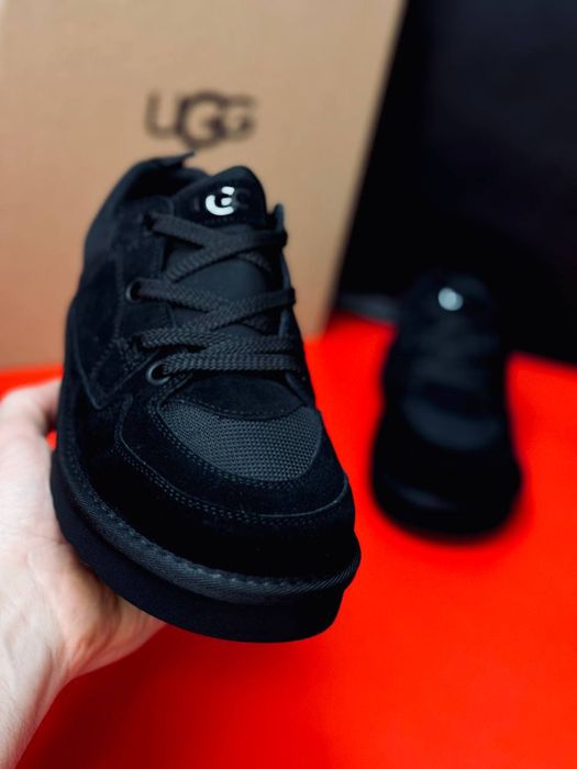 Женские кроссовки чёрные UGG Lowmel Black на меху