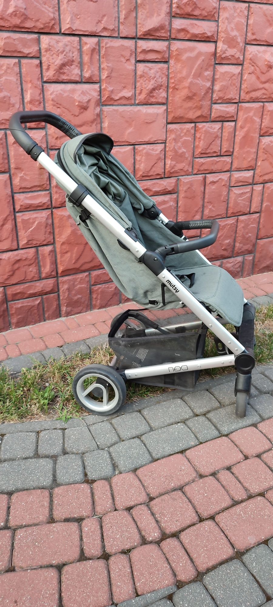 Spacerówka muttsy nexo