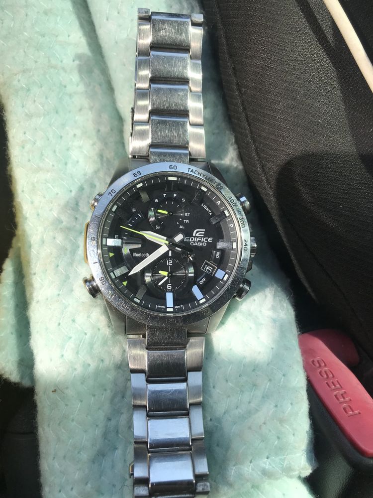 Часы Casio EQB-900 edifice