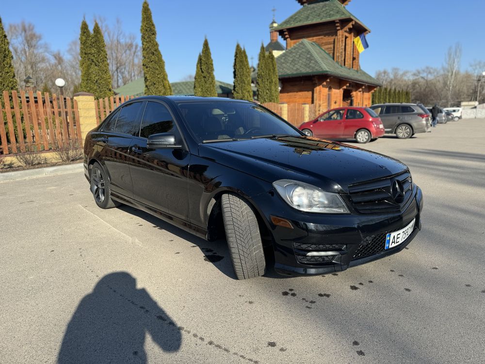 Продам Mercedes Benz C 2012