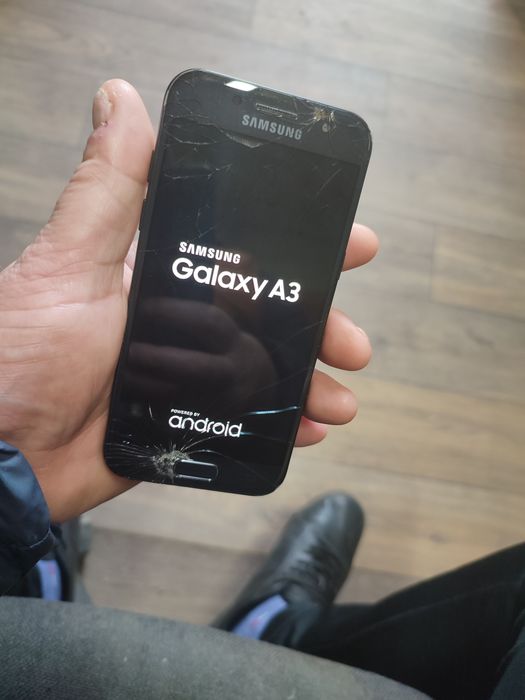 Samsung galaxy A320 (A3 2017)