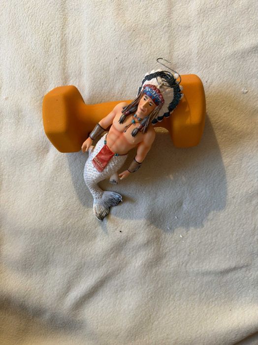 Enfeite sereio merman em porcelana com glitter – vários