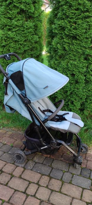 Wózek spacerowy easywalker w kolorze błękitnym