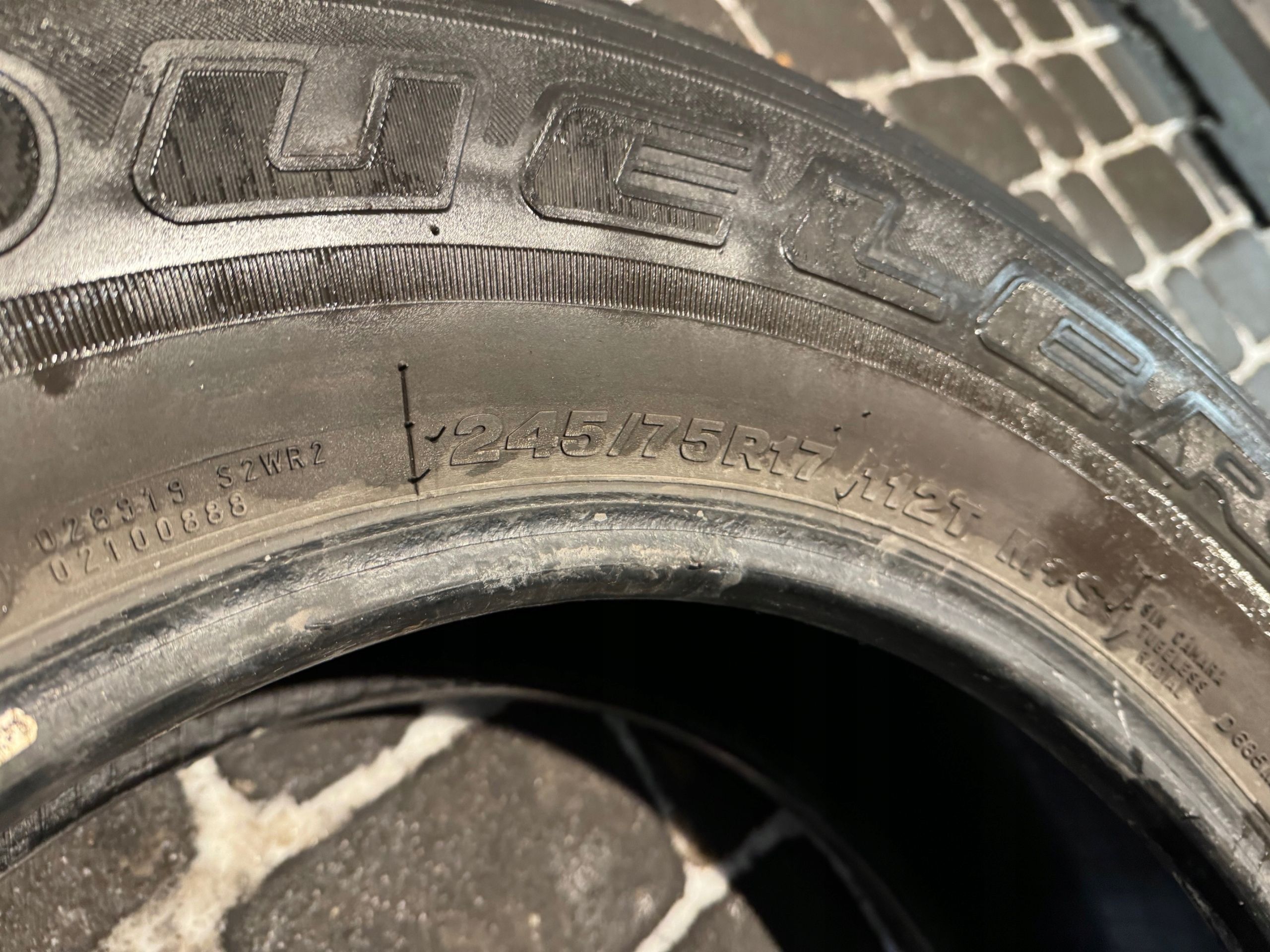 Opony Bridgestone DUELER H/T - 245/75/17
