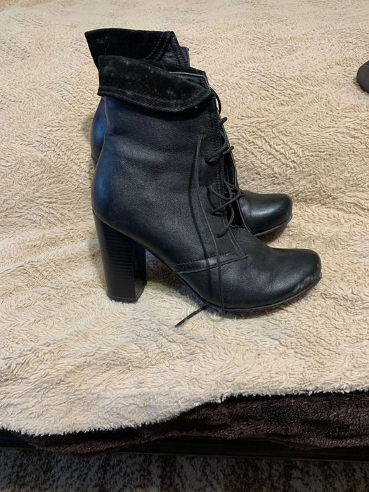 Продам взуття жіноче ботінки
