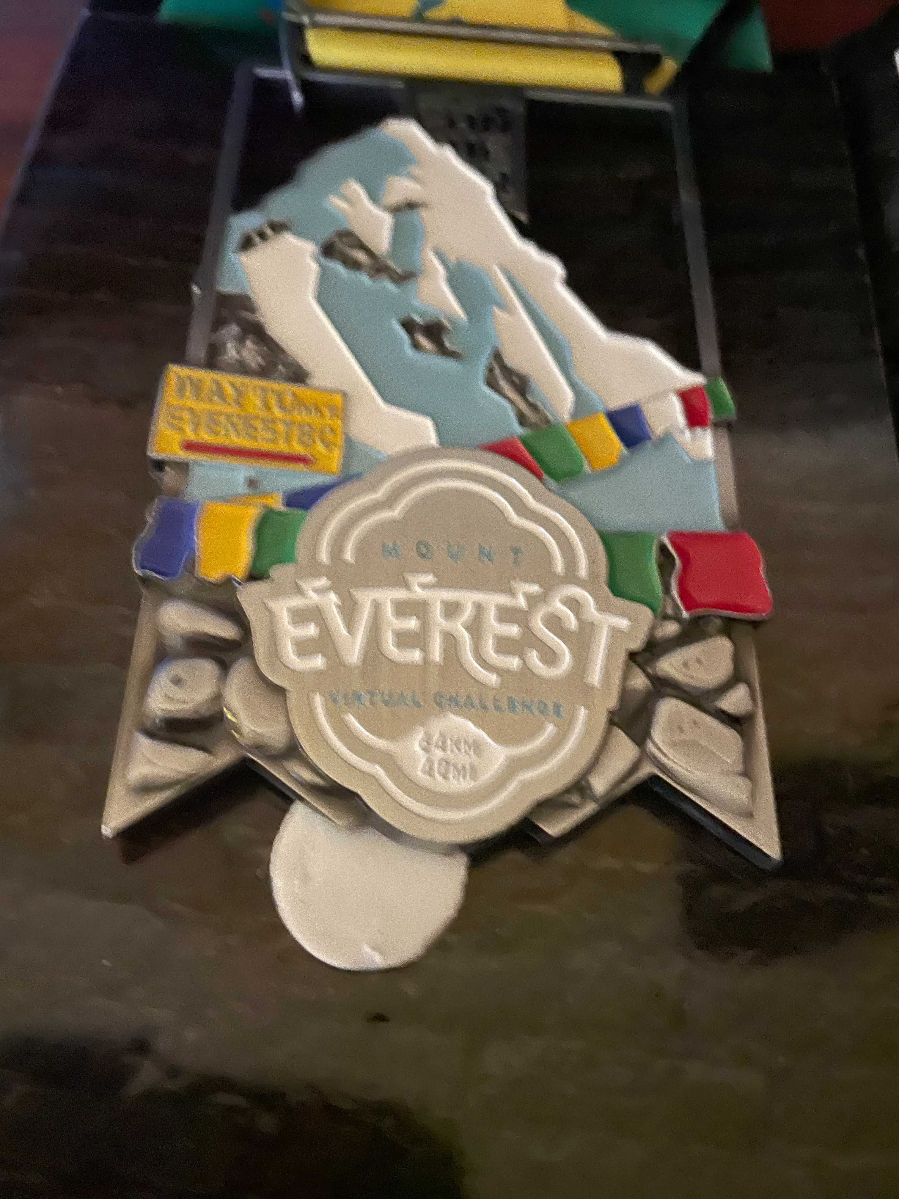 Medalha Monte Everest The Conqueror 64K