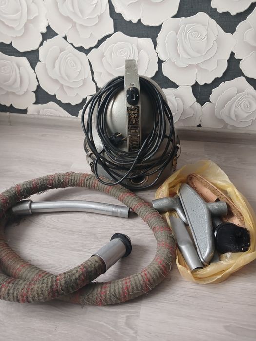 Пылесос ЭП-2 «Вихрь» 1964г. Редкость. Вінтаж. Ретро.
Добавлено: 08.09.