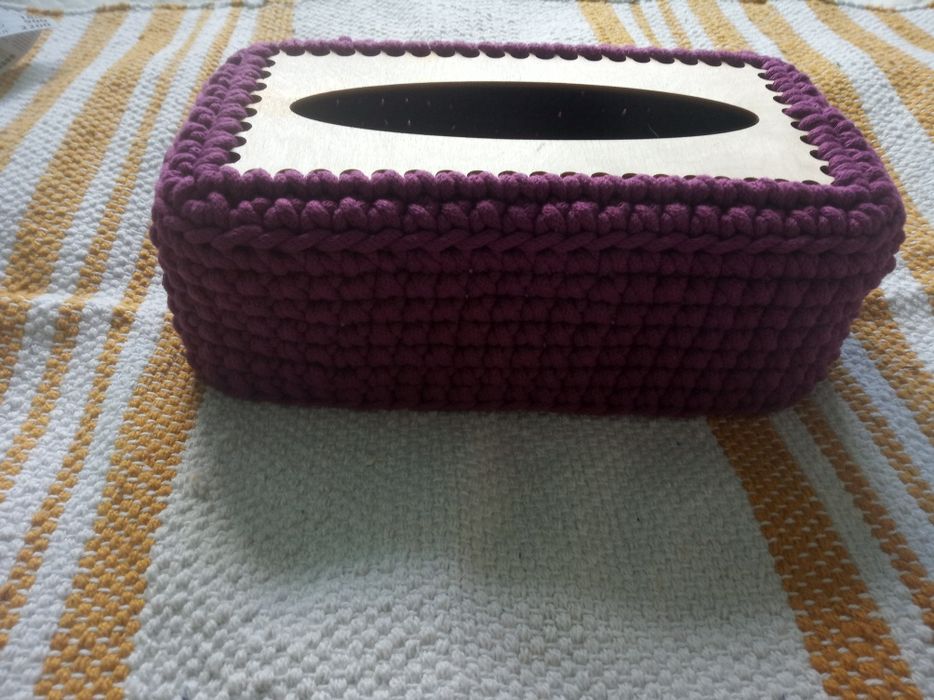 Chustecznik, chusteczkownik, pudełko na chusteczki na szydełku