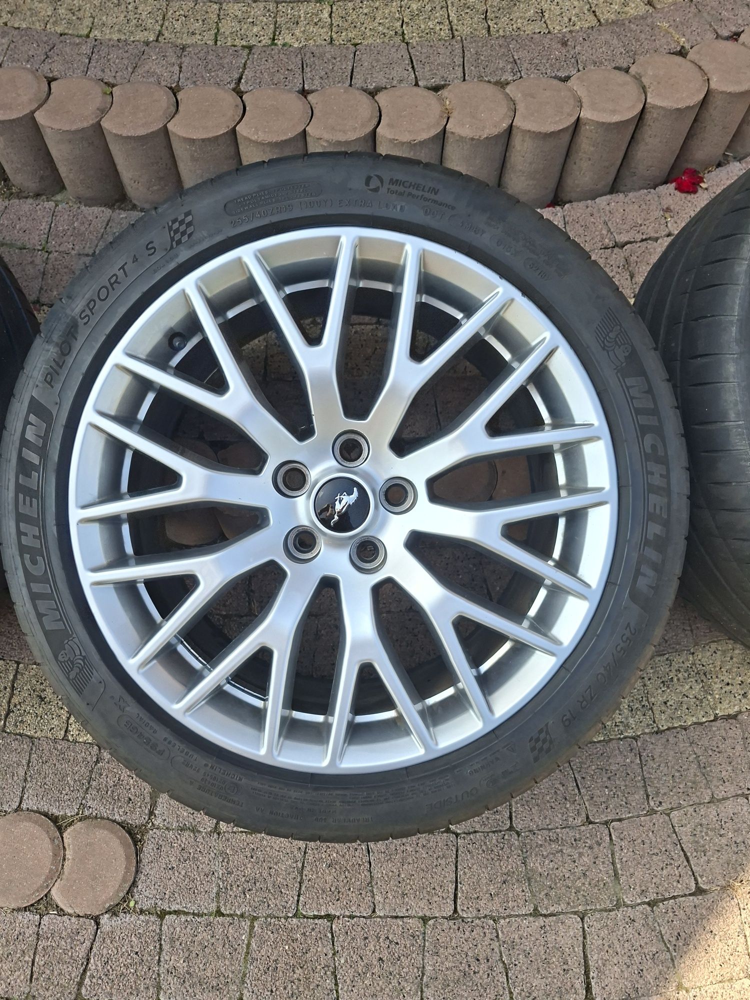 Koła Ford Mustang Gt 19" 5x114.3 Opony letnie Dwie szerokości
