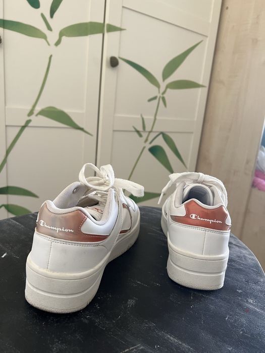 Жіночі кросівки білі 38 champion оригінал