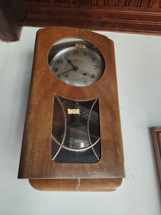 Relógio de parede reguladora