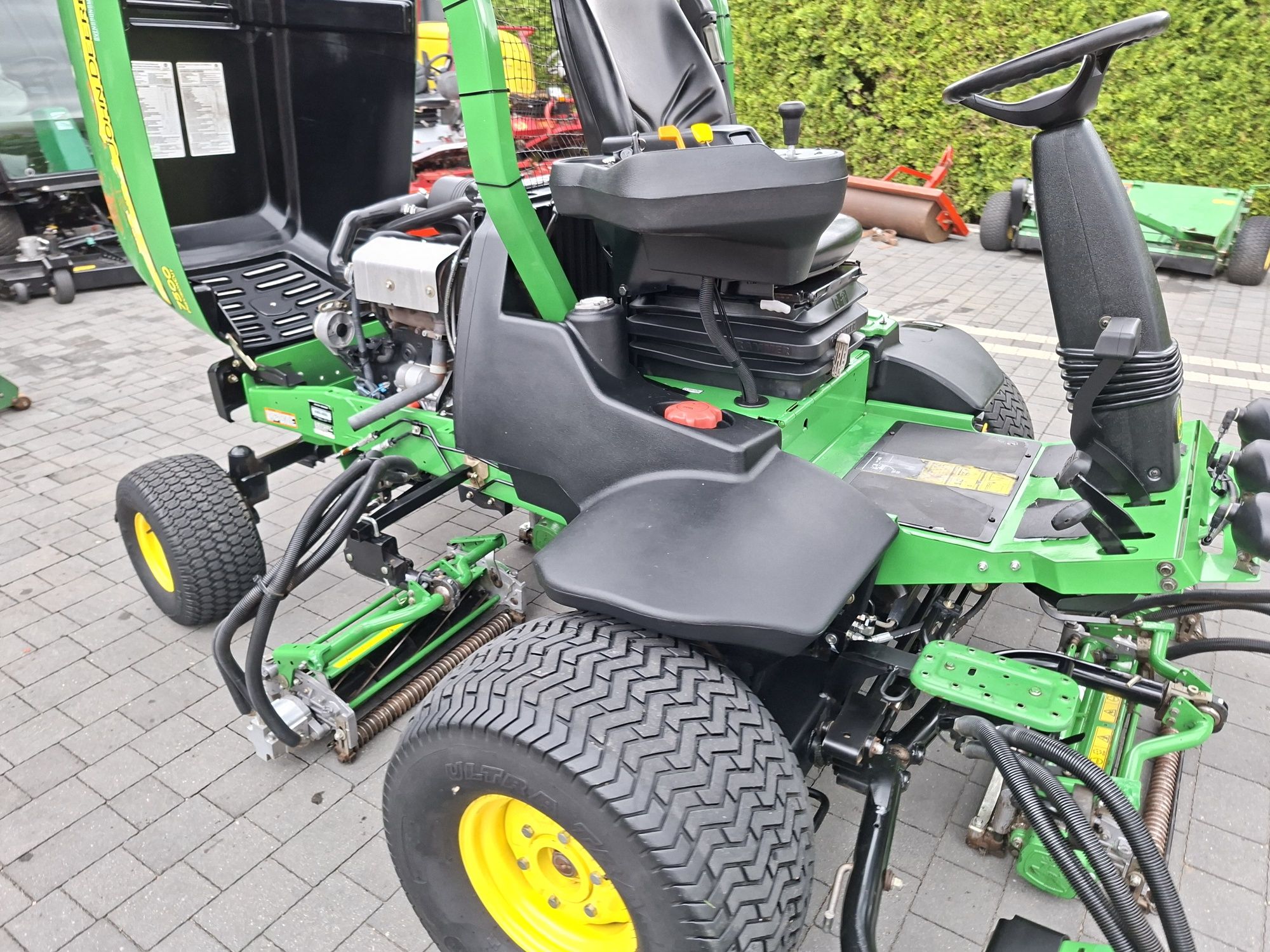 Kosiarka wrzecionowa John Deere 7500  2016 rok nie  toro kubota jacobs