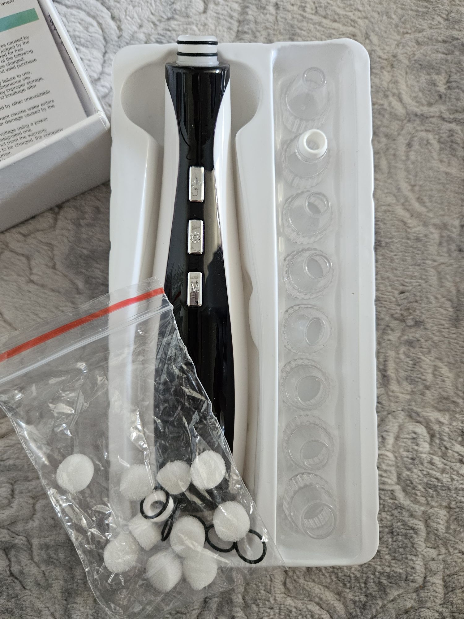 Mikrodermabrazja 16w1 + Terapia LED + Masażer