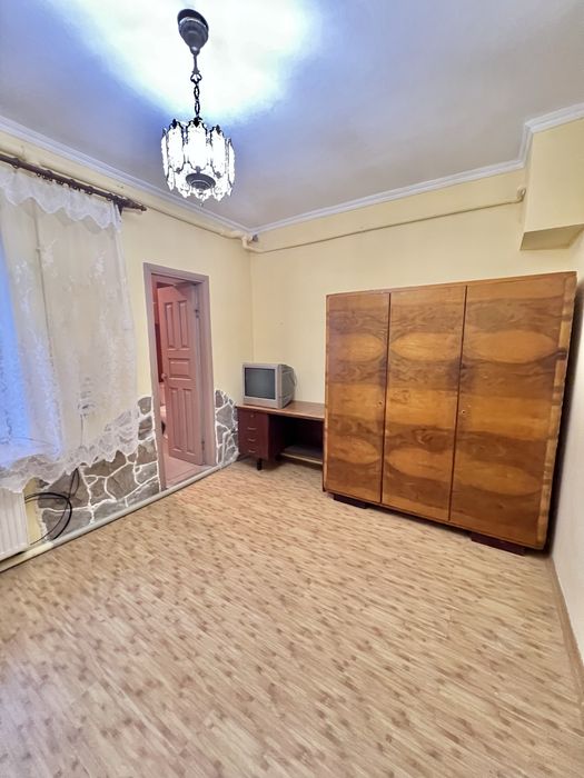 Здається частина будинку по Вул. Весела