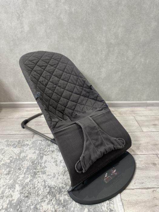 Дитячий шезлонг-гойдалка babybjorn