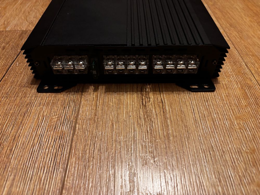 Wzmacniacz samochodowy car audio