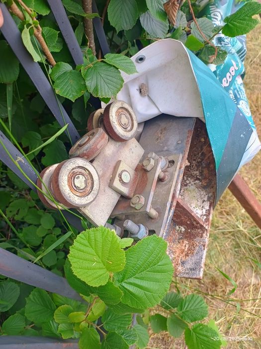 Brama przesuwna 9m + rolki z trawerzą.