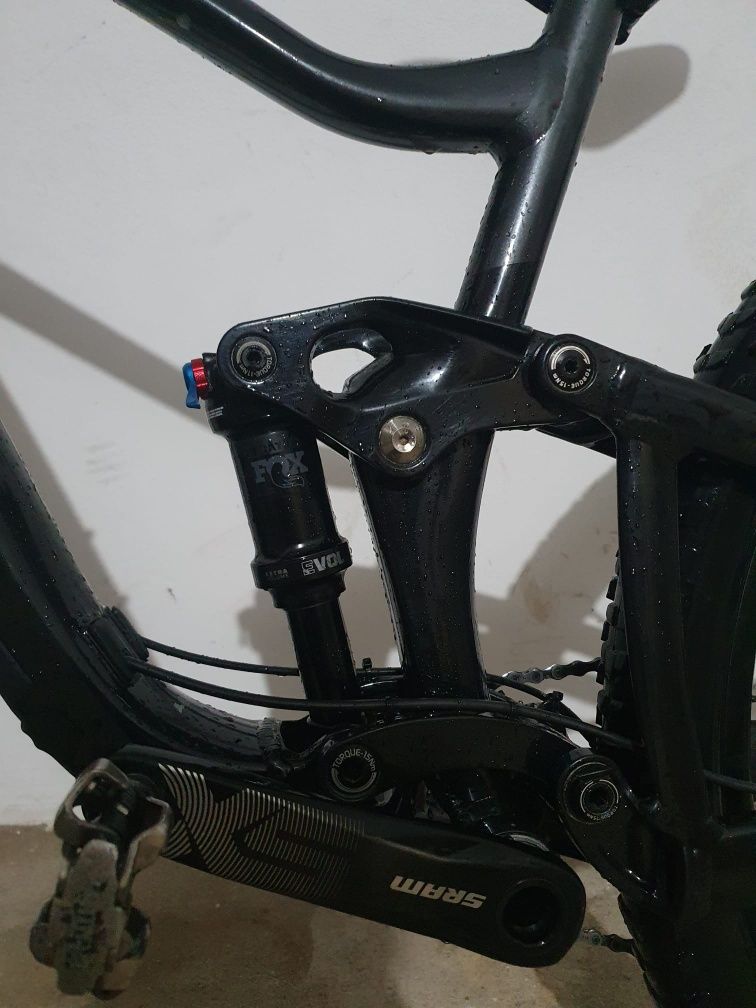 Bicicleta enduro giant 29