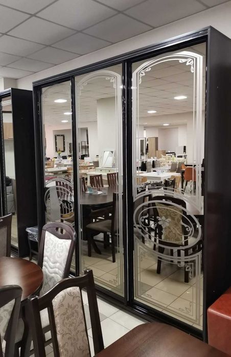 Шафи купе  із дзеркалами з художнім матуванням