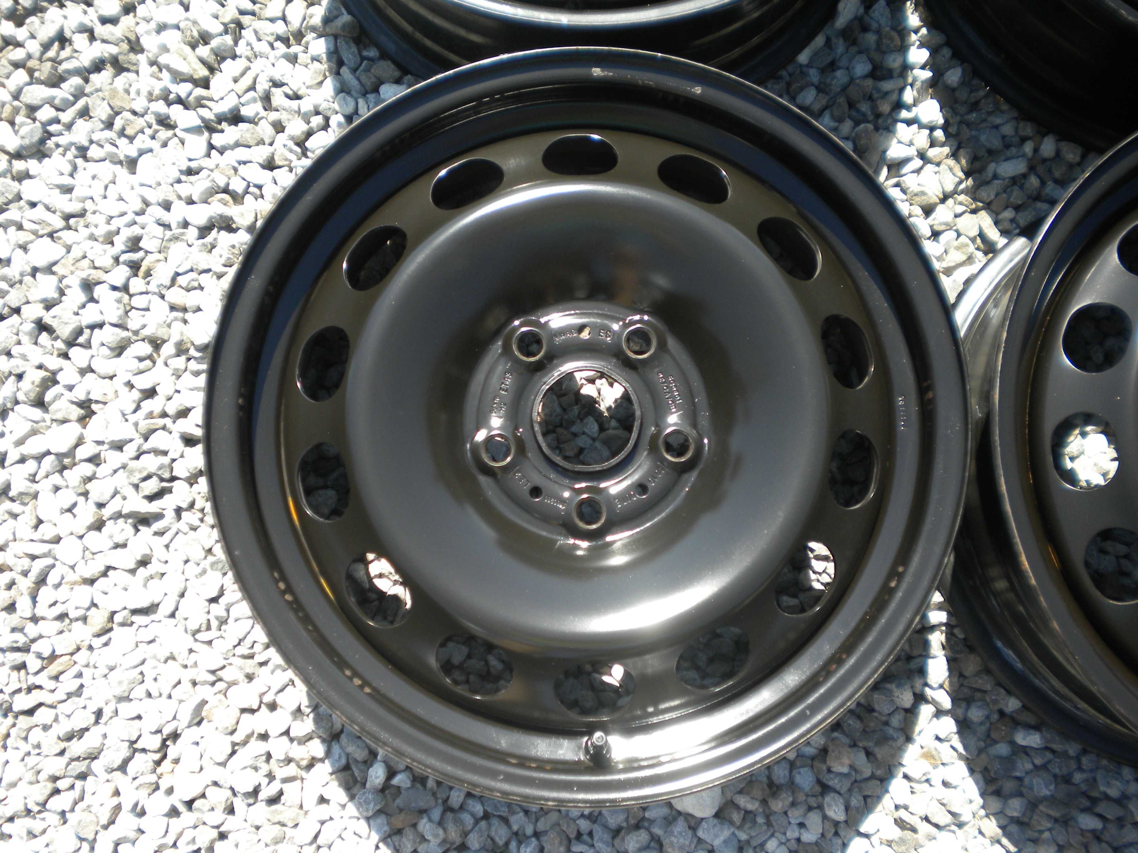 Felgi stalowe 16 5x112 et43 Audi Q2 A4 VW T-Roc Skoda Karoq Seat Ateca