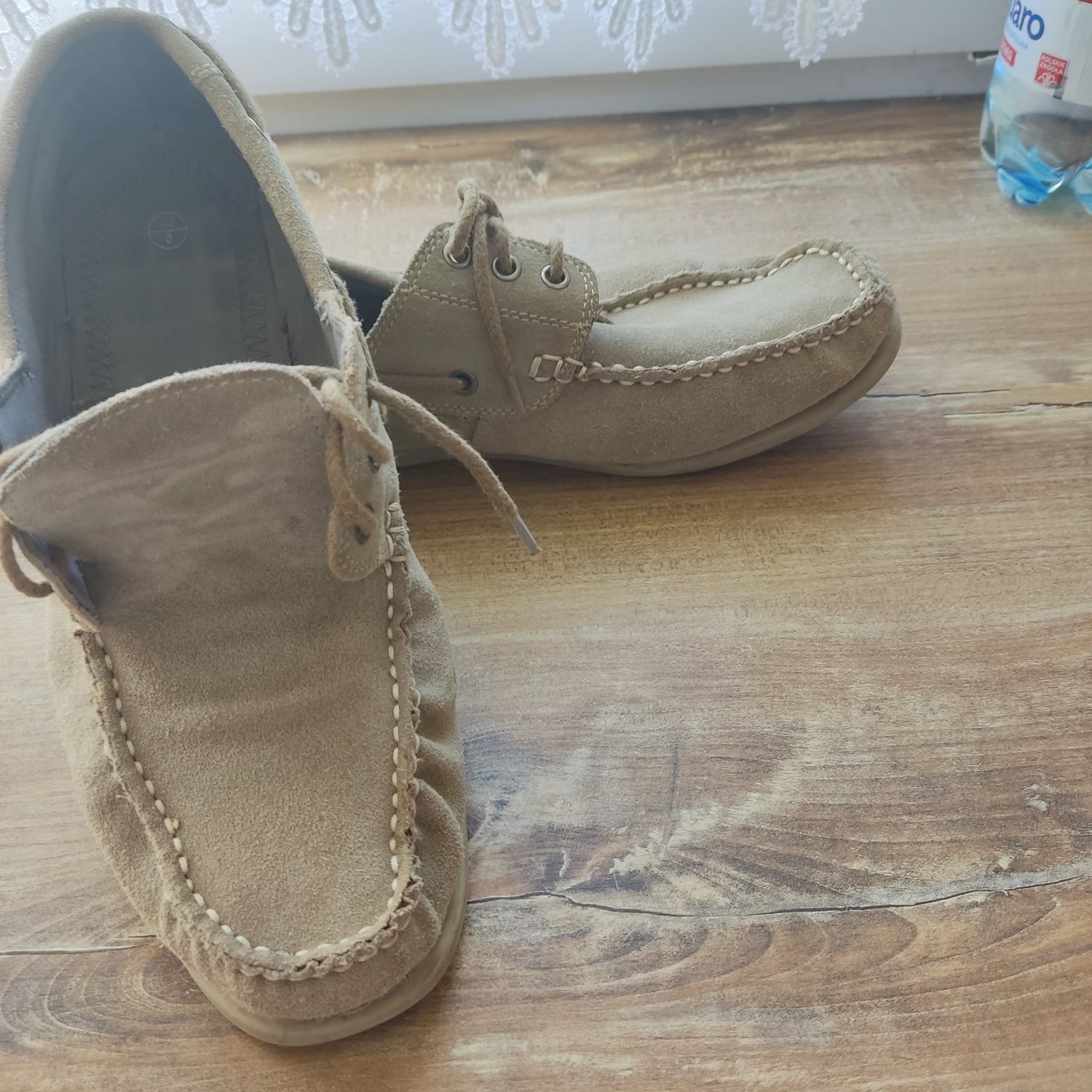 Letnie buty sznurowane zamszowe 42