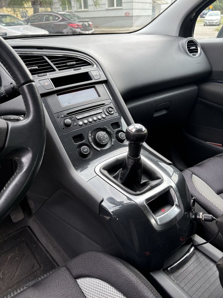Peugeot 5008 rok prod. 2010 1,6