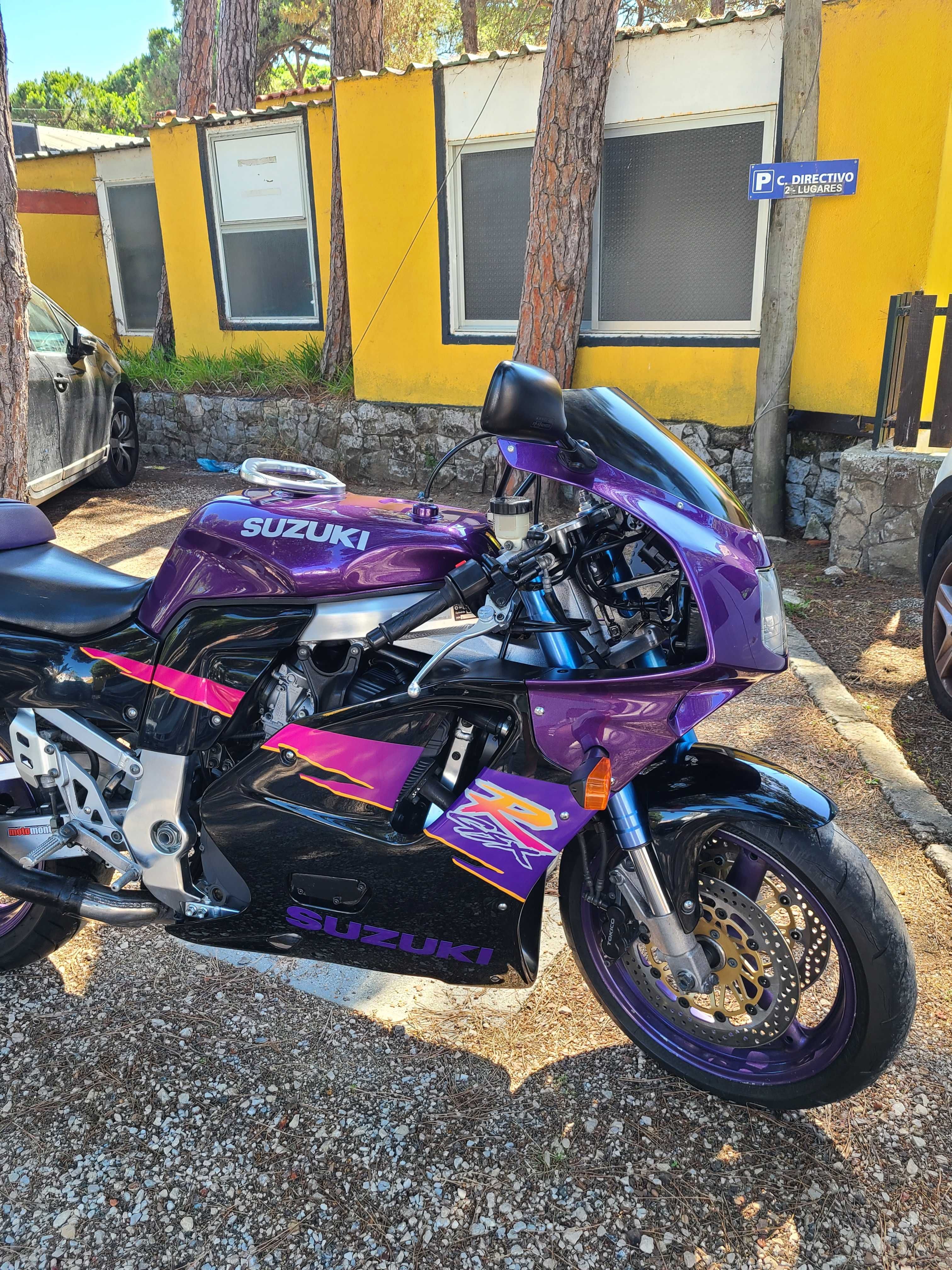 Suzuki GSXR 750 R Roxo