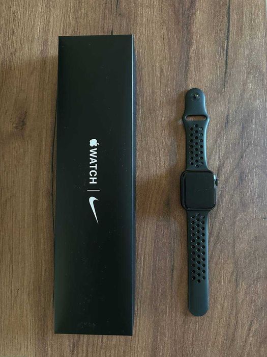 Apple Watch Nike SE 44mm (96% акумулятор)