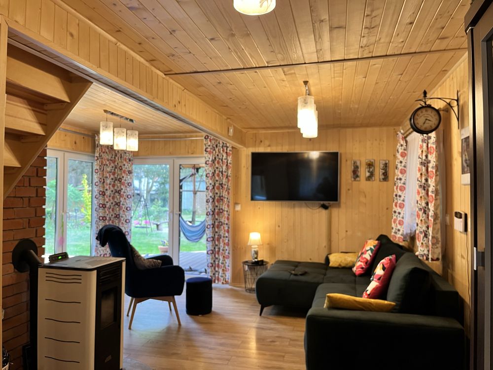 Domek drewniany z SAUNA i Jacuzzi JEZIORSKO