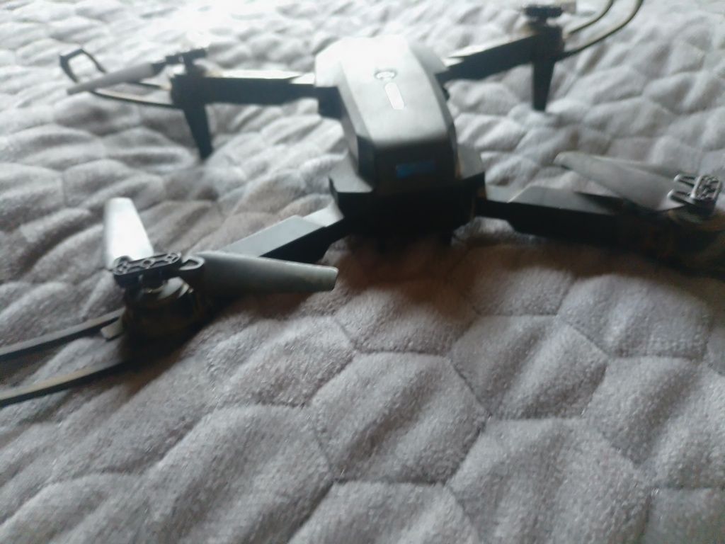 Дрон drone pro в чудовому стані