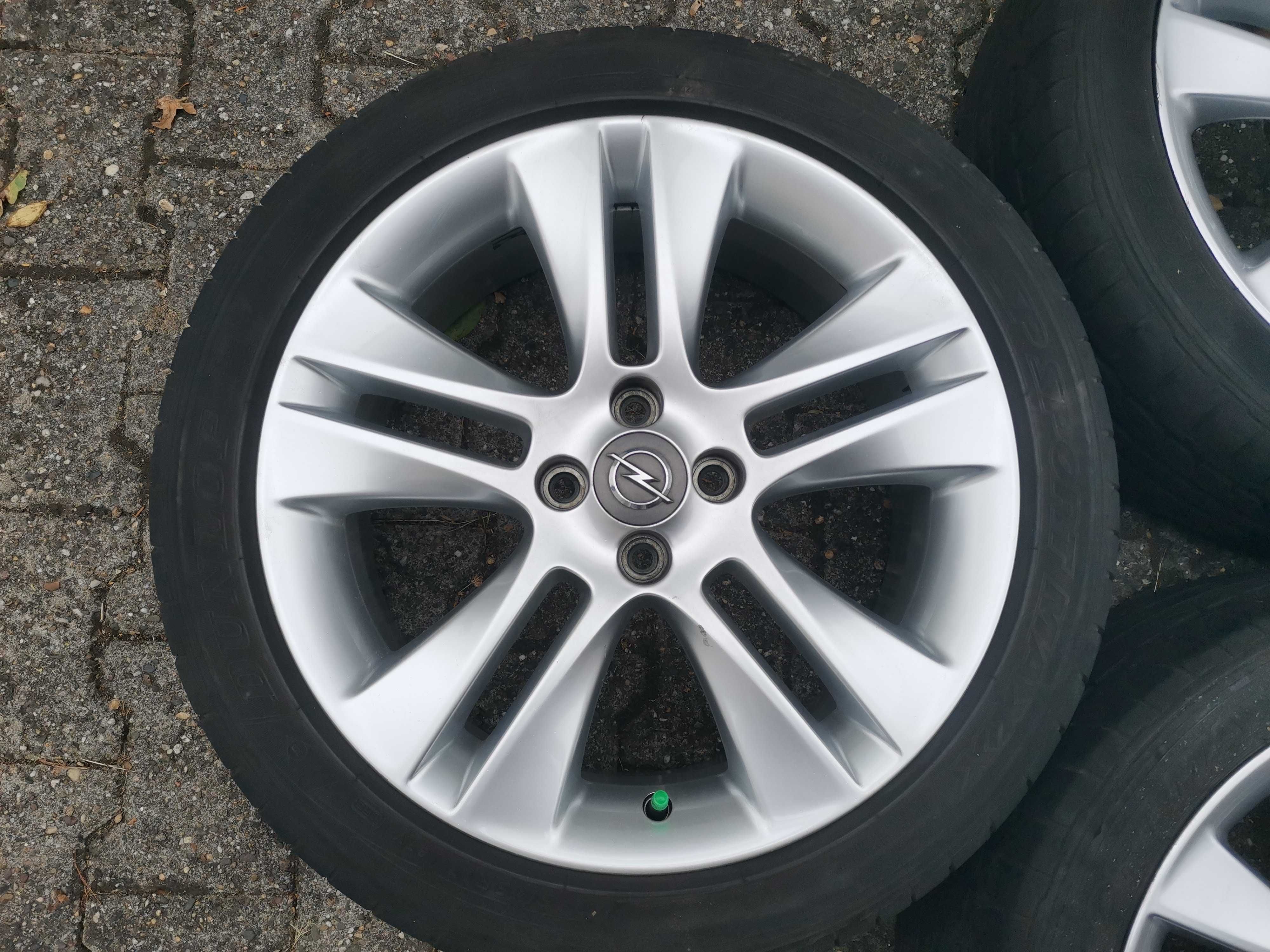 Felgi Opel Corsa D Adam Meriva 7Jx17H2 4x100 ET44