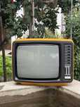 Televisão antiga para decoração