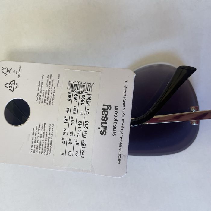 Okulary przeciwsłoneczne damskie czarne Sinsay UV 400