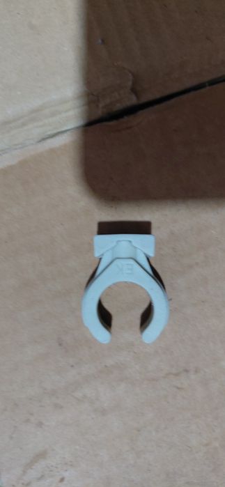 Комплект радиаторных кранов Giacomini 1/2" термостатический угловой