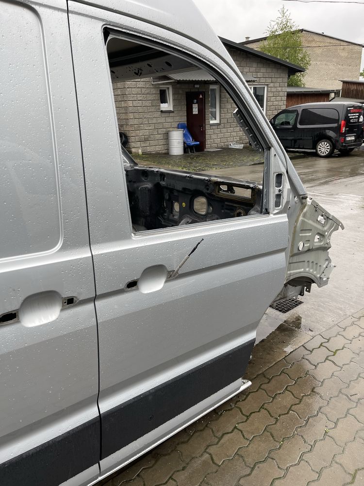 Двері передні праві сірі Volkswagen Crafter 2 MAN TGE