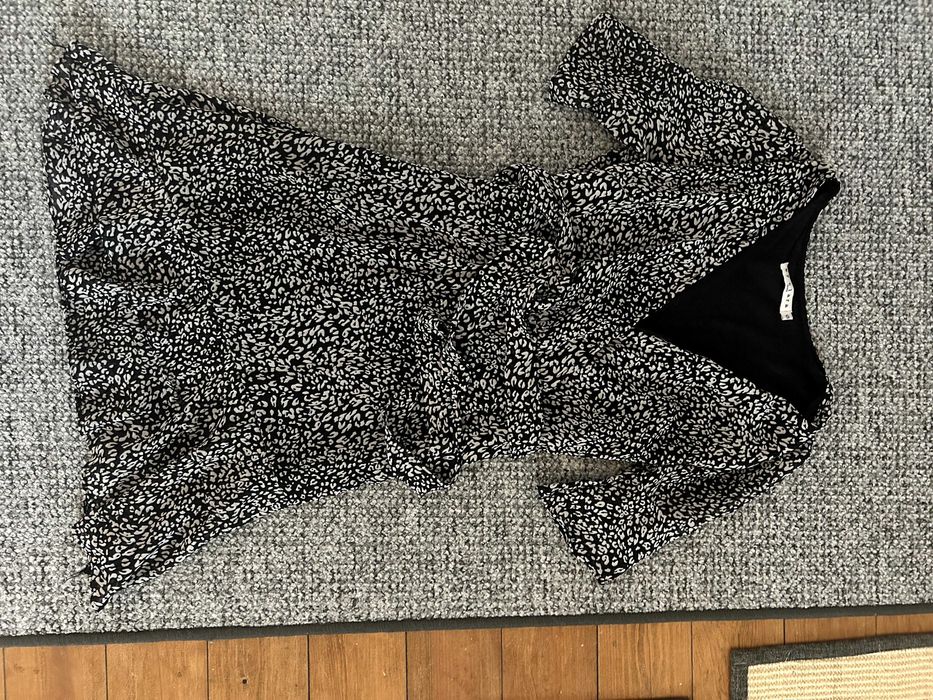 dress -- Size S -