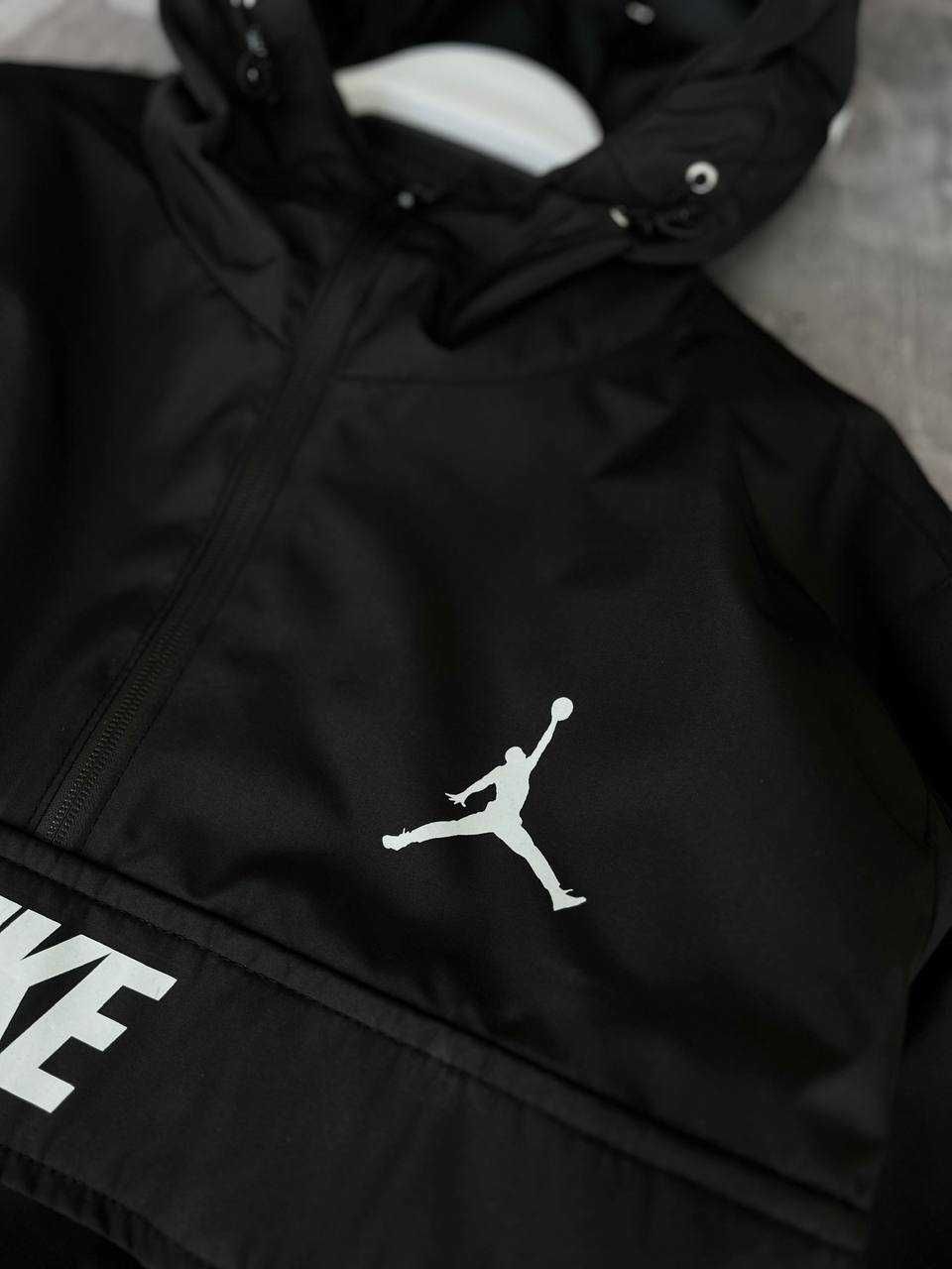 Легкий анорак Nike