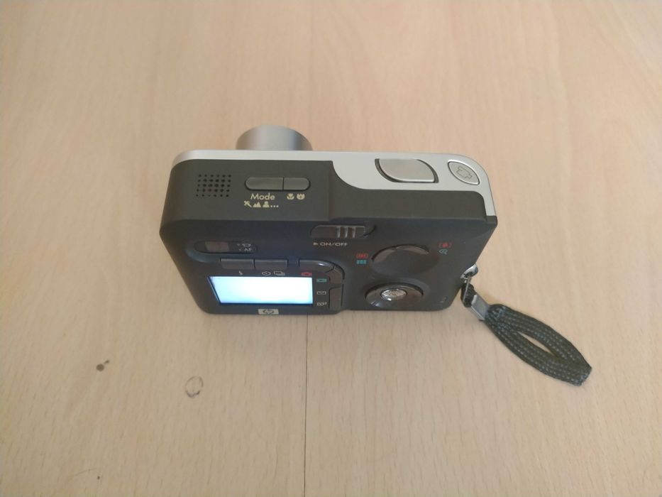 aparat cyfrowy HP R607 wraz z kompletnym zestawem