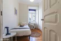 701029 - Quarto com cama de solteiro em...