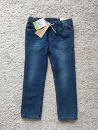 Spodnie jeansy firmy KIK w rozmiarze 98-104 na 3-4 lata