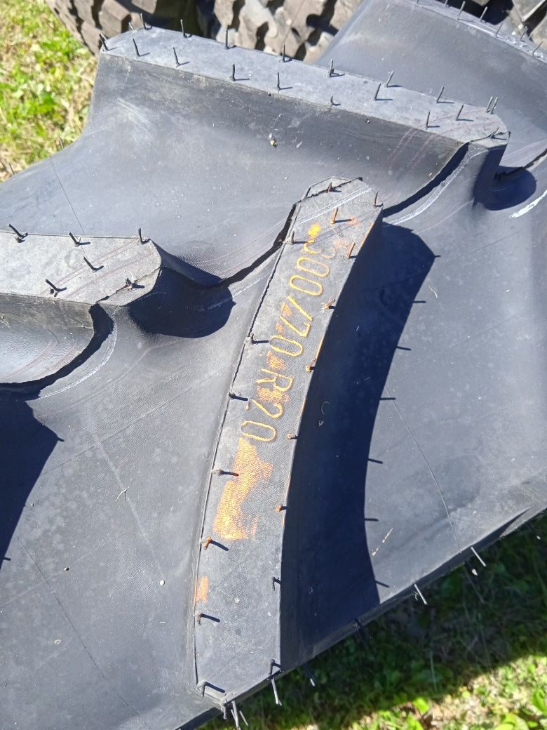 Opona 300/70R20 Mitas Nowa