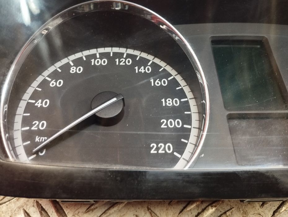 Панель Вито 639 приборов Придалова Mercedes Vito W639 приладів Віто